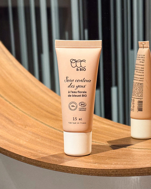 Contour des yeux à l’eau florale de bleuet : pourquoi le soin CCC&BIO est unique ?
